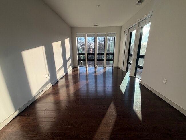 40A Marion St, Unit 404 in Brookline, MA - Building Photo - Building Photo