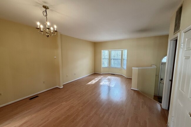 14614 Stream Pond Dr in Centreville, VA - Building Photo - Building Photo