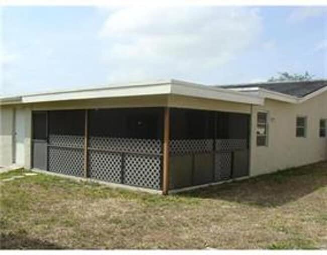 10620 NW 37th St in Coral Springs, FL - Building Photo - Building Photo