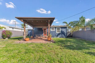 818 Kaye St in West Palm Beach, FL - Building Photo