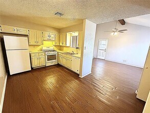 12800 Tomanet Trail in Austin, TX - Building Photo - Building Photo