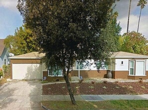 917 N Los Robles Ave in Pasadena, CA - Foto de edificio - Building Photo