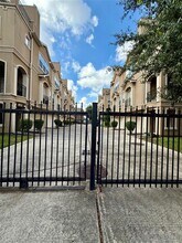 5615 Winsome Ln in Houston, TX - Building Photo - Building Photo