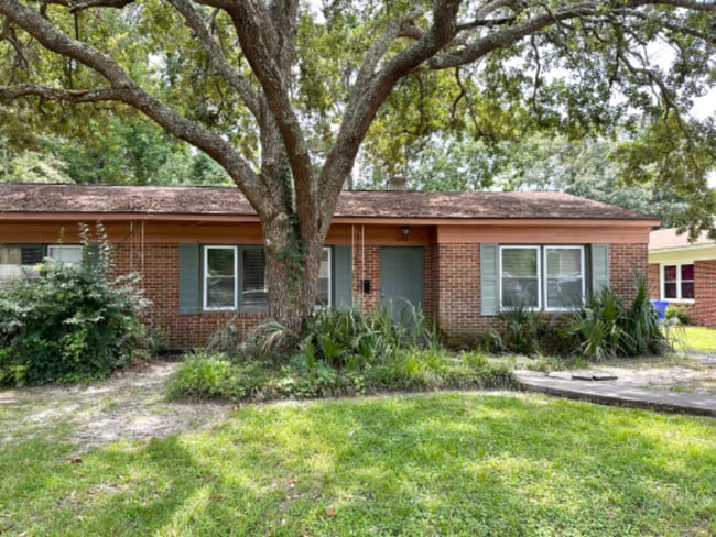 property at 639 Windermere Blvd