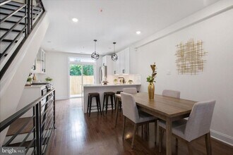 1453 N Myrtlewood St in Philadelphia, PA - Building Photo - Building Photo