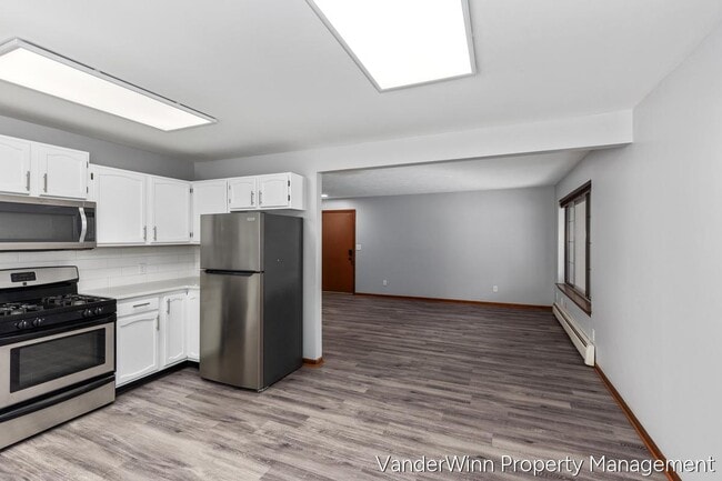 6556 Bella Vista Dr NE in Rockford, MI - Building Photo - Building Photo