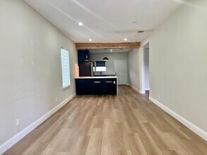 113 Thelka in San Antonio, TX - Building Photo - Building Photo