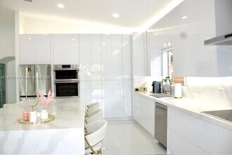 16056 SW 66th Terrace, Unit C126 in Miami, FL - Building Photo - Building Photo
