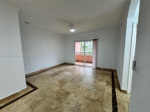 2404 Belmont Ln in North Lauderdale, FL - Foto de edificio - Building Photo