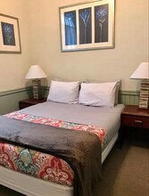 320 W Hall St in Savannah, GA - Building Photo - Building Photo