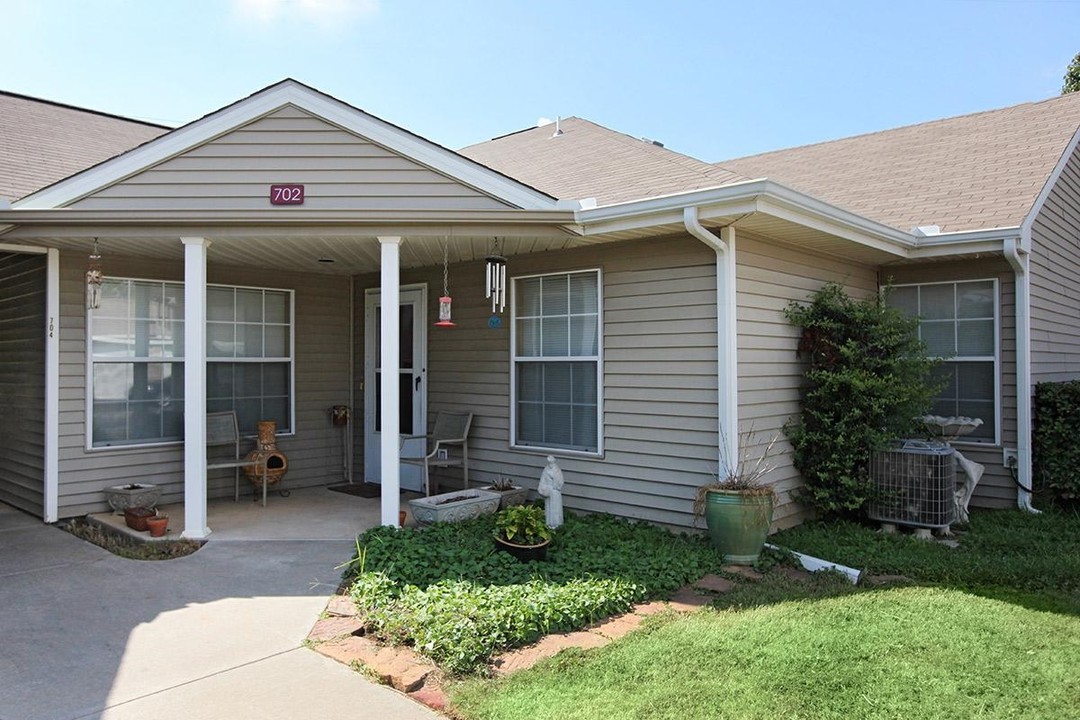 Senior Cottages of Norman in Norman, OK - Building Photo