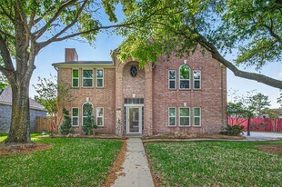 6710 Creek Village Dr in Katy, TX - Building Photo