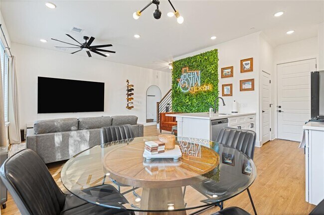 1811 Webberville Rd in Austin, TX - Building Photo - Building Photo