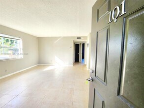 191 SW 15th St in Pompano Beach, FL - Building Photo - Building Photo