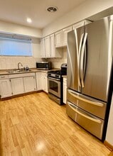 7219 Lyons St in Morton Grove, IL - Building Photo - Building Photo