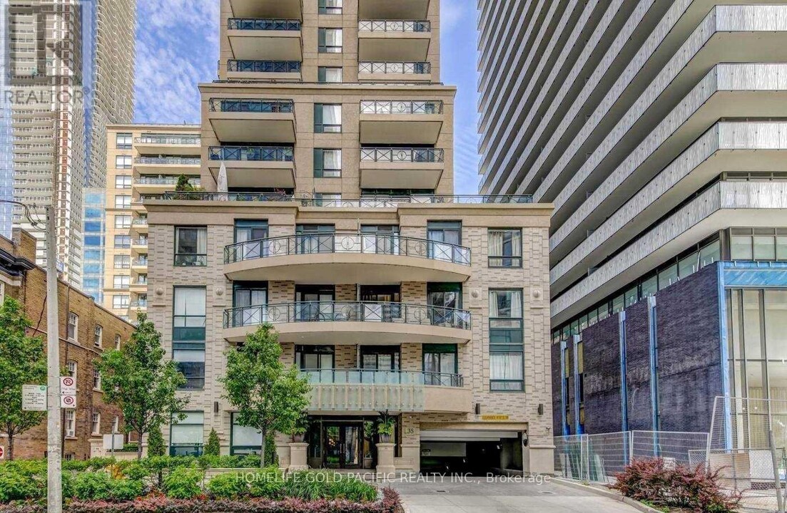 35-335 Hayden St in Toronto, ON - Building Photo
