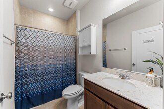 3850 Chapman Bluff Dr in Spring, TX - Foto de edificio - Building Photo