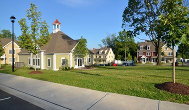 The Heights at Darien in Darien, CT - Foto de edificio - Building Photo