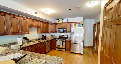 112 Allston St, Unit 6 in Boston, MA - Building Photo - Building Photo
