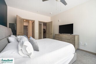 151 E Blount Ave, Unit 330 in Knoxville, TN - Building Photo - Building Photo