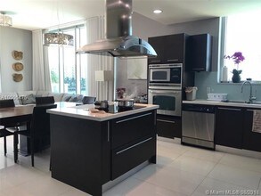 7930 East Dr-Unit -408 in North Bay Village, FL - Building Photo - Building Photo