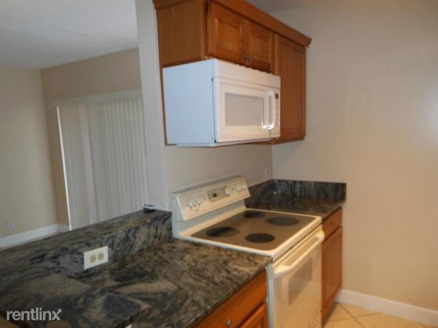34 Crossings Cir-Unit -Apt A in Boynton Beach, FL - Building Photo