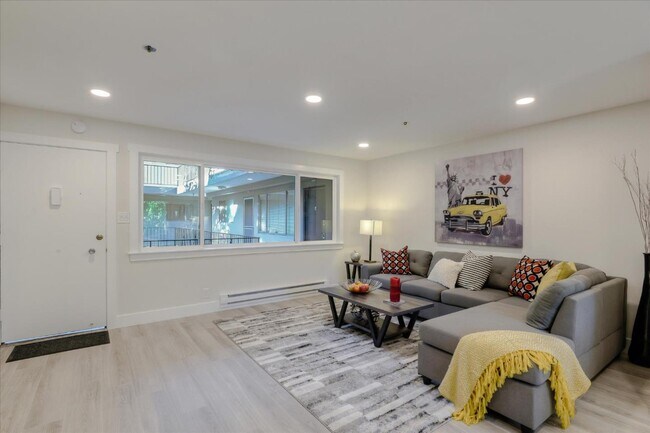 464 Clinton St in Redwood City, CA - Building Photo - Building Photo