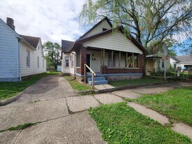 1527 5th Ave in Terre Haute, IN - Building Photo
