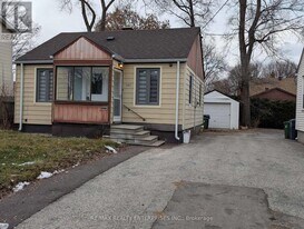 640 Trethewey Dr in Toronto, ON - Building Photo