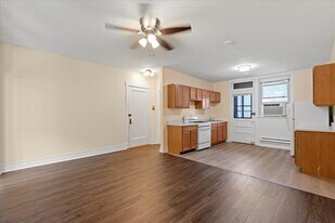 2516 N Lincoln Ave in Chicago, IL - Building Photo