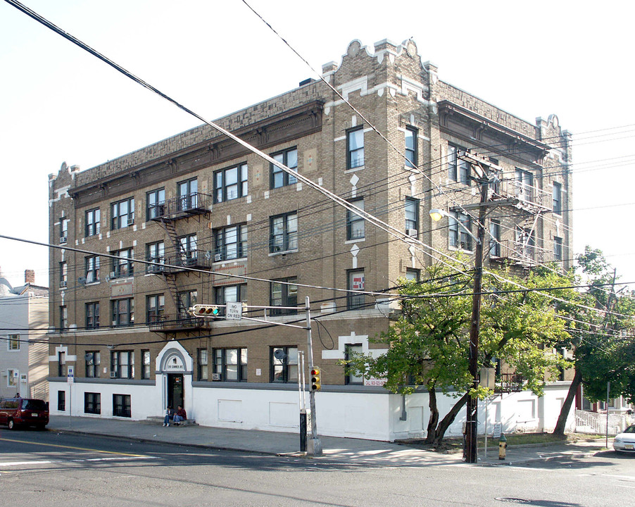 299 Summer Ave in Newark, NJ - Building Photo