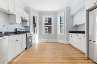 135 Paul Gore St, Unit 1 in Boston, MA - Building Photo