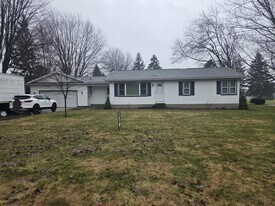 9742 Port Sheldon St in Zeeland, MI - Building Photo