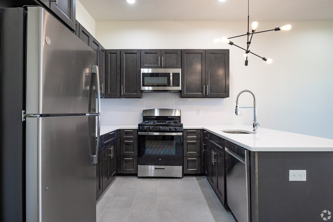 604 Bloomfield in Bloomfield, NJ - Foto de edificio