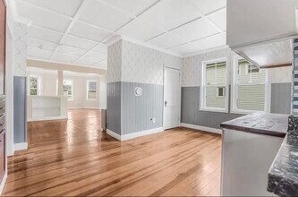 475 Tecumseh St, Unit Unit 1 in Fall River, MA - Building Photo - Building Photo