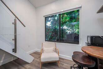 870 NE 82nd St in Miami, FL - Building Photo - Building Photo