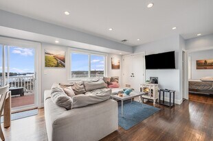 17 Silva Ct, Unit 3 in Gloucester, MA - Building Photo