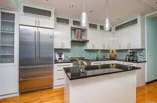 7509 60th Ln, Unit APT 1 in Glendale, NY - Building Photo