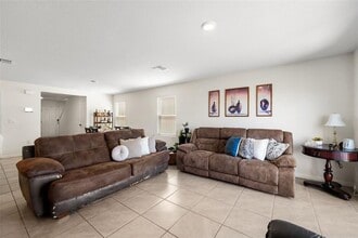 24672 NW 11th Pl in Newberry, FL - Building Photo - Building Photo