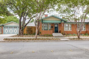 1011 W Allen Ave in Fort Worth, TX - Building Photo