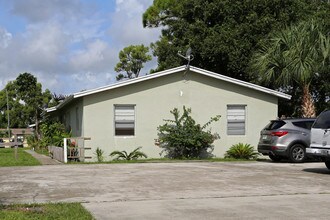 3767 Melaleuca Ln in Lake Worth, FL - Building Photo - Building Photo