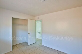 1702 W Vogel Ave in Phoenix, AZ - Building Photo - Building Photo