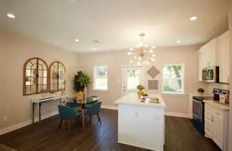 210 Garrotsville St in Houston, TX - Building Photo - Building Photo