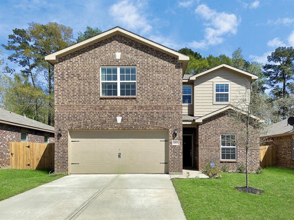 10607 Lost aples Dr in Cleveland, TX - Building Photo