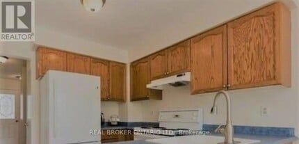 7 Pae Dr in Barrie, ON - Building Photo - Building Photo