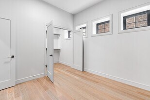 1810 N Wells St, Unit Lincoln Park Mews in Chicago, IL - Building Photo