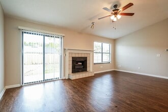 1545 Kingfisher Blvd in Orange Park, FL - Building Photo - Building Photo