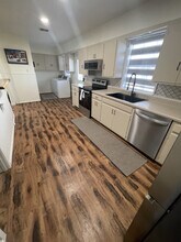 4609 Elgin Ave in Lubbock, TX - Foto de edificio - Building Photo