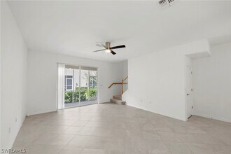2827 Blossom Wy in Naples, FL - Building Photo - Building Photo