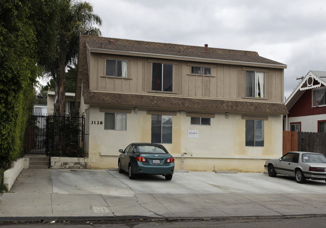 3128 Collier Ave in San Diego, CA - Foto de edificio - Building Photo